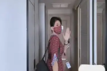Kemesraan Pramugari Cantik Di Kamar Hotel